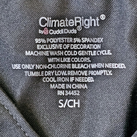Small ClimateRight by Cuddl Duds Scrub Top - Picture 4 of 4